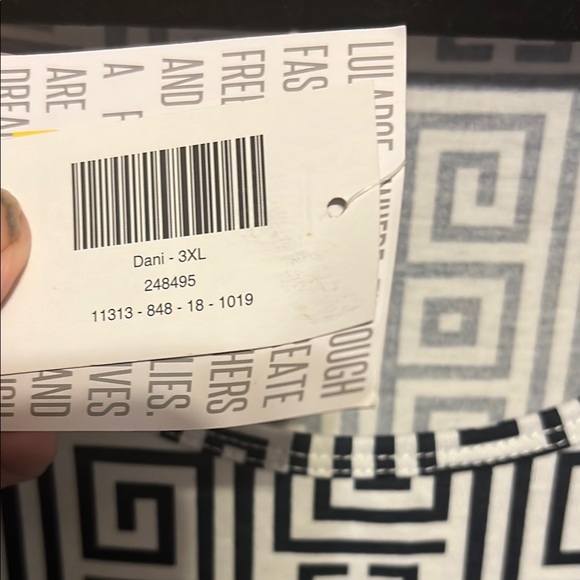 LuLaRoe Dani Black and White Geometric Sleeveless maxi Sheath Dress - Picture 2 of 3